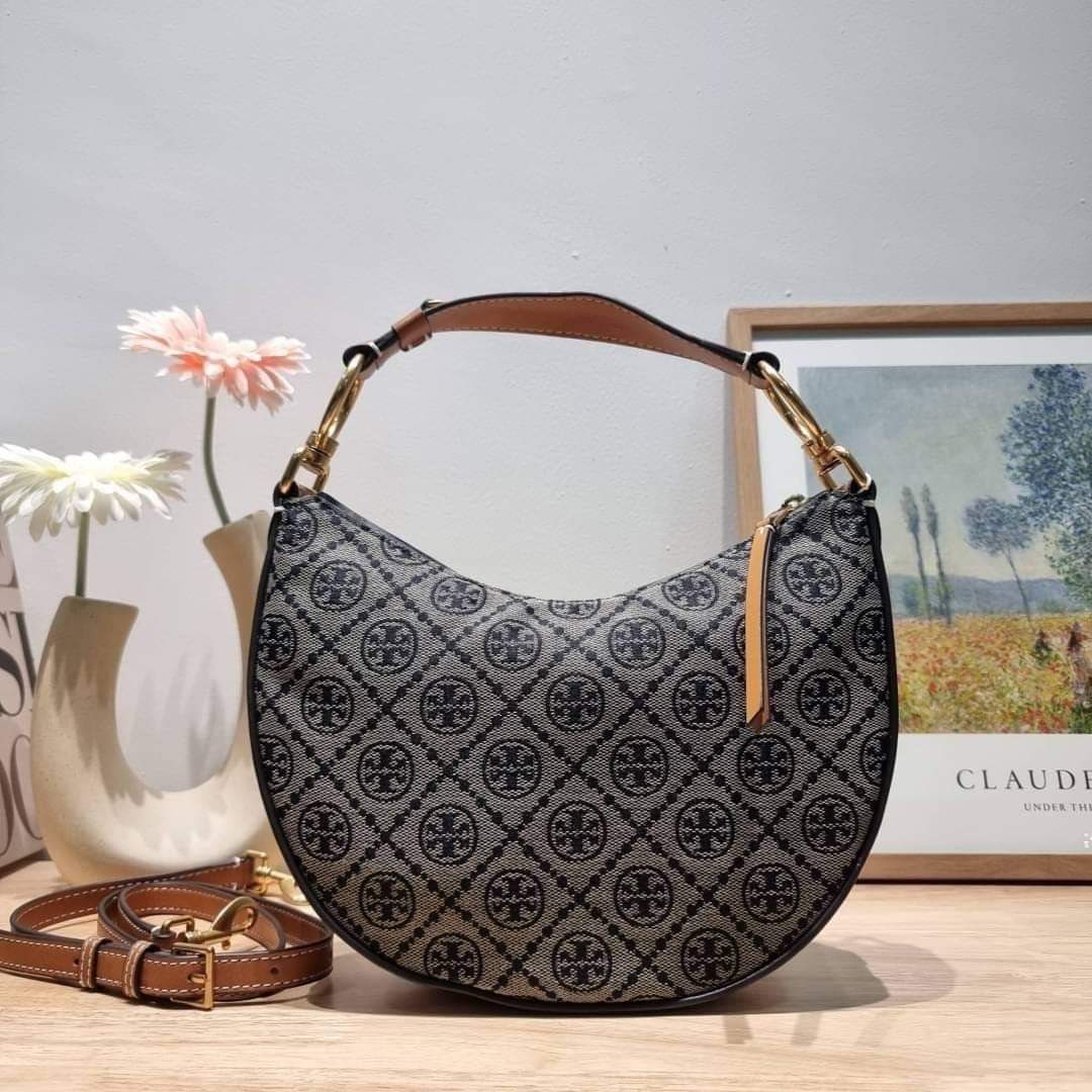 TORY BURCH T MONOGRAM MINI JACQUARD CRESCENT BAG(แอดไลน์ก่อนสั่งซื้อ)
