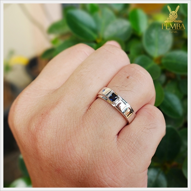 แหวนไพลินแท้ เงินแท้925 ชุบทองคำขาว ทรงสี่เหลี่ยม ใส่เสริมเพิ่มความมั่นใจ