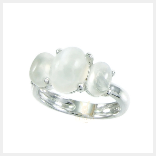 แหวนมูนสโตน สีขาวนวล เงินแท้ ชุบทองคำขาว