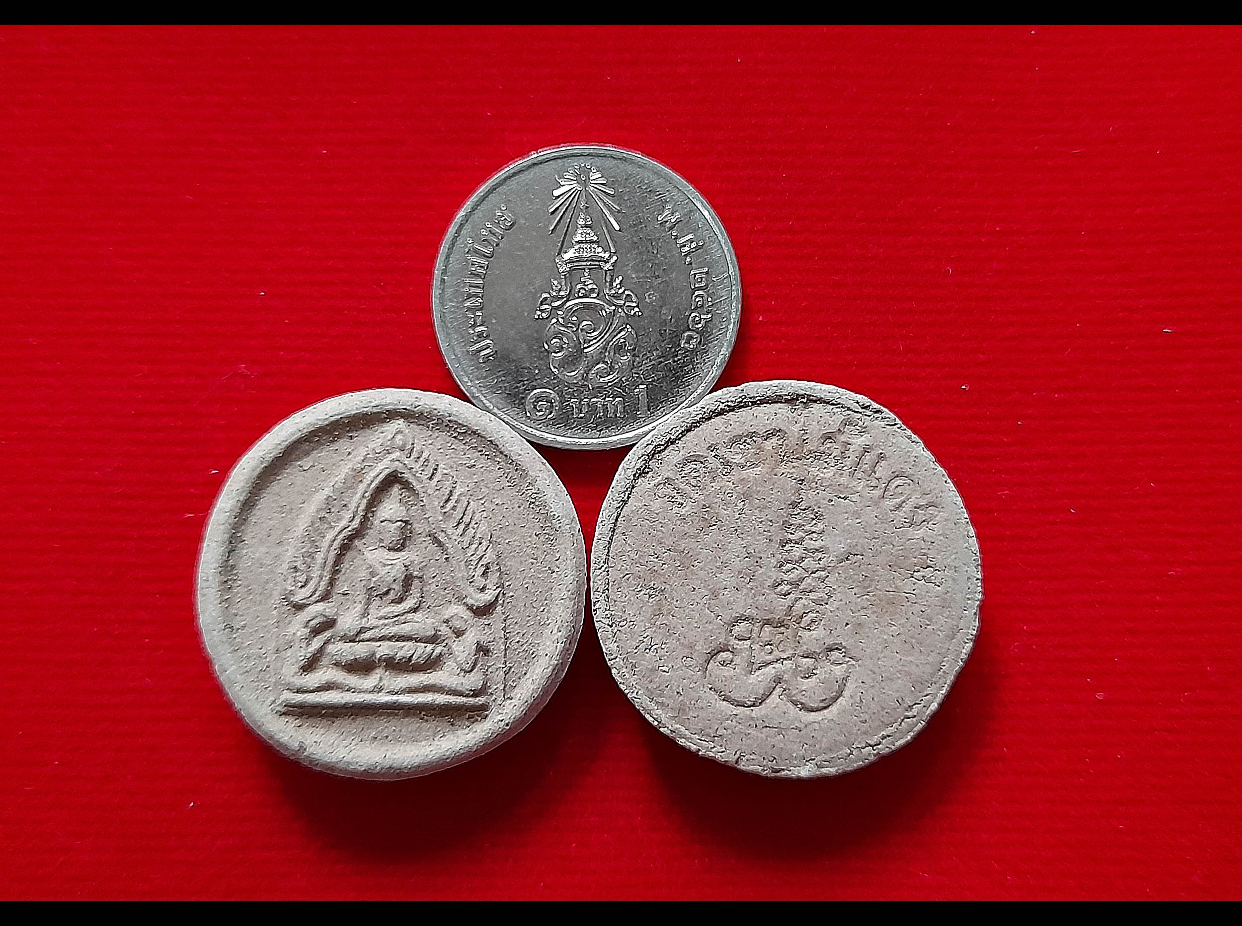 ขุนแผน สะกดทัพ #พิมพ์กลม หลัง ยันต์นะพรชัย (พุทธคุณ สะกดอาถรรพ์ สะกดสิ่งไม่ดี+เมตตา เจรจา ค้าขาย แคล้วคลาด) เนื้อผง ปี2542 (ทิ้งทวน รุ่นสุดท้าย รวมมวลสาร ตลอดยุค) #รับประกันแท้และทัน - หลวงพ่อยงยุทธ วัดเขาไม้แดง จ.ชลบุรี