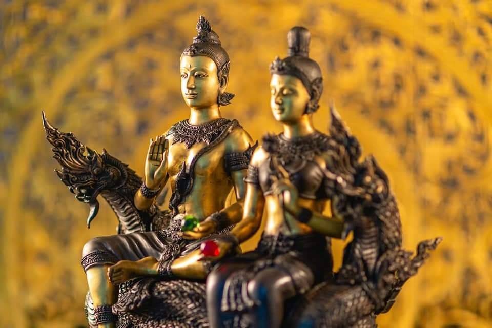 รูปหล่อ พญานาคราชคู่ (ท่านปู่นาคา-ปู่ศรีสุทโธ ท่านยานาคี-ศรีปทุมวัน) นั่งบัลลังก์ เนื้อโลหะทองเหลือง (หน้าตัก 9นิ้ว)