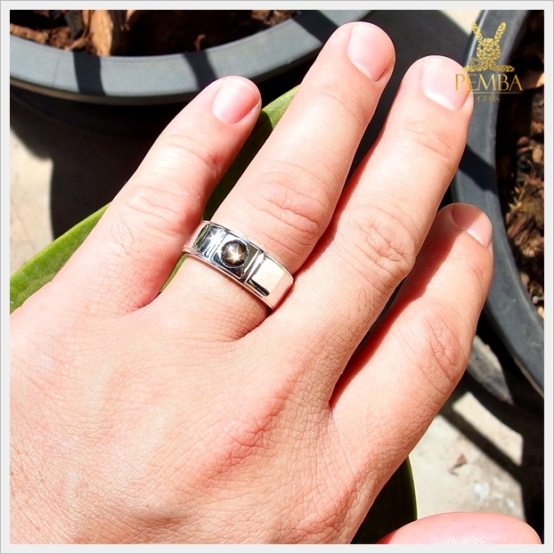 แหวน BlackStar Sapphire ดีไซน์เรียบๆ ดูดีมีสไตล์ แหวนพลอยแท้