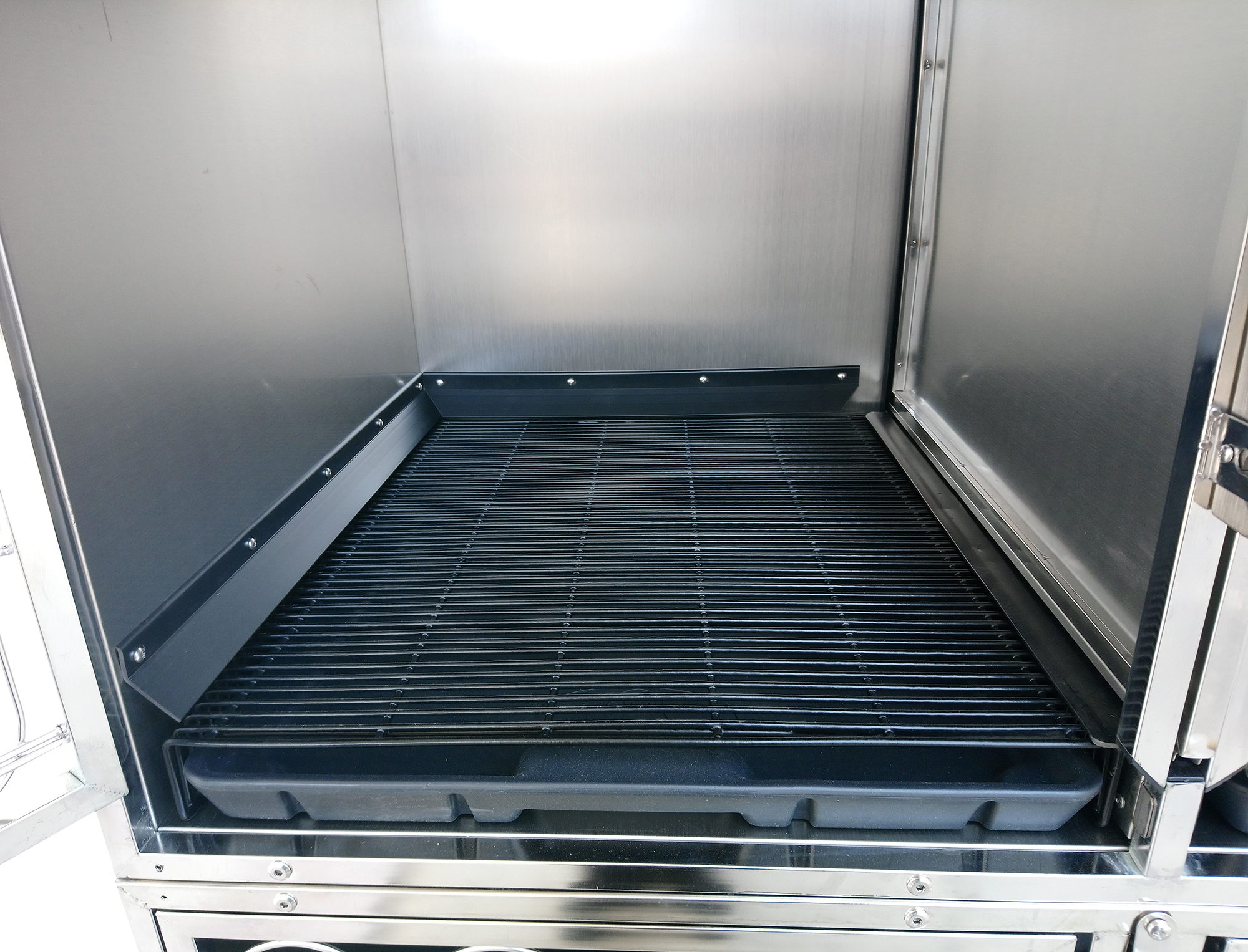 กรง 3 ชั้น