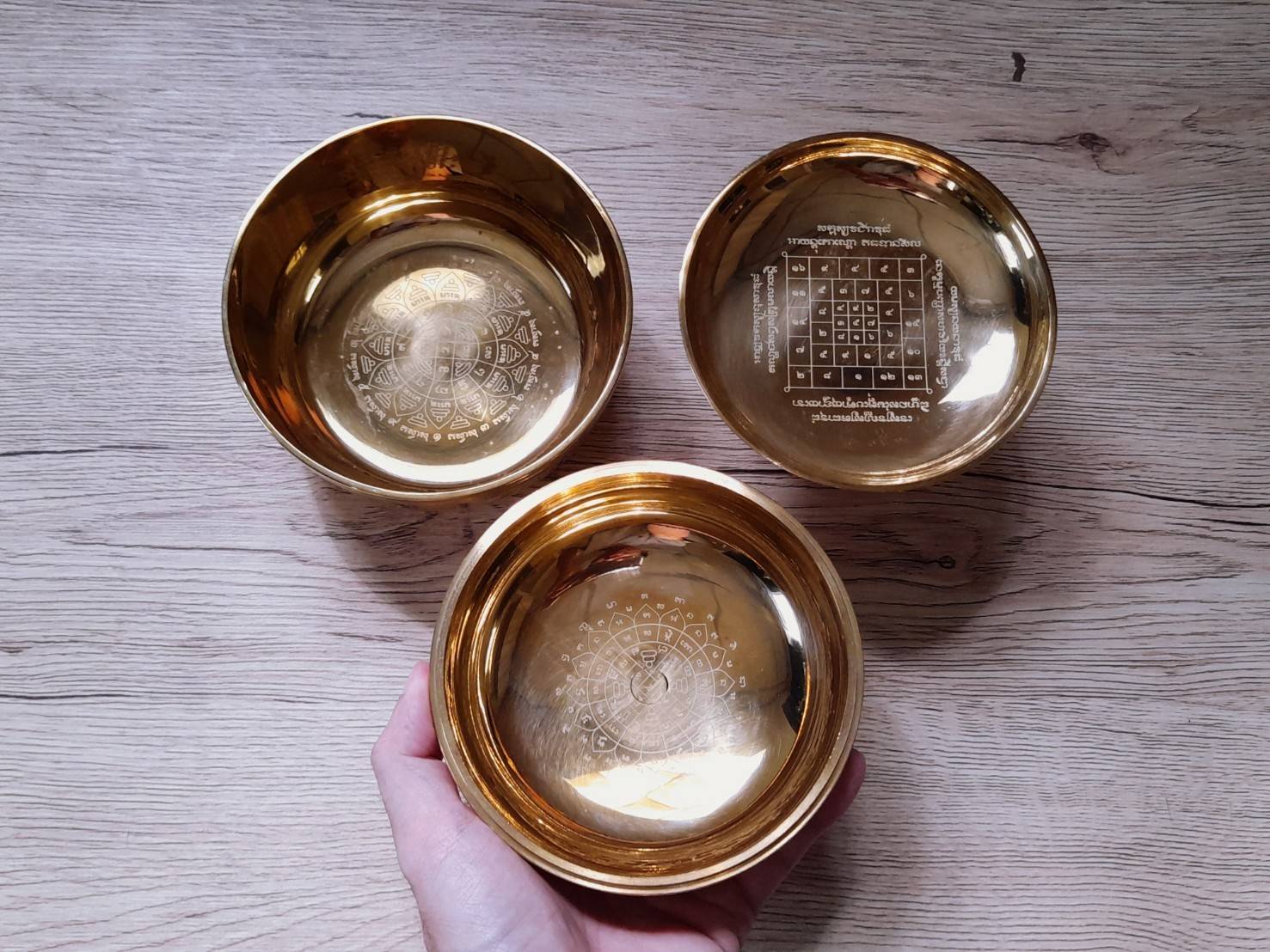 บาตรน้ำมนต์ (#ยันต์มงกุฎพระพุทธเจ้า #ยันต์สุกิตติมา-หนุนดวงเมตตา #ยันต์มหาโสฬส) (เข้ากรรมฐาน3วัน ก่อนงานวันตักบาตรเทโวฯ) ปี2562 - หลวงพ่อเล็ก วัดท่าขนุน