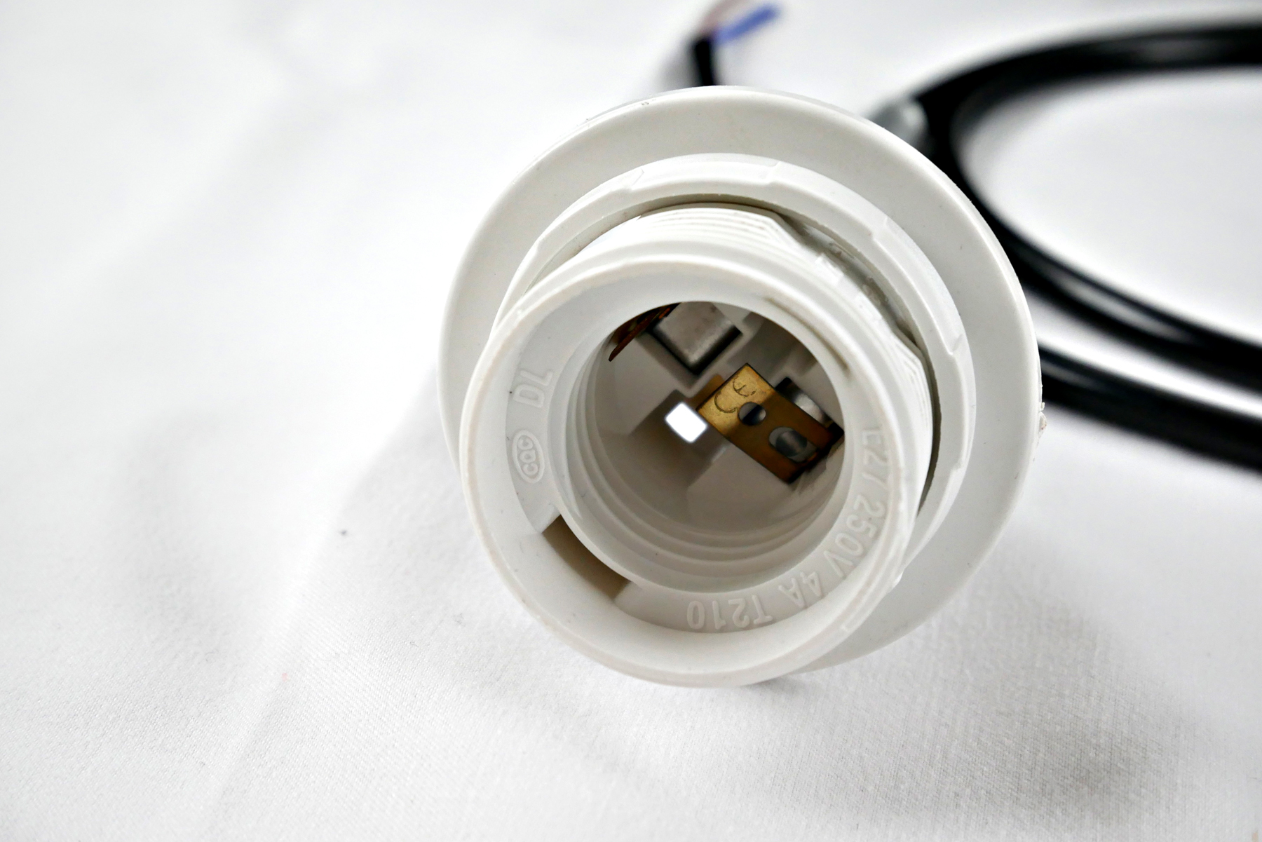 โคมไฟห้อยเพดานนอร์ดิก Jumbo สีดำ