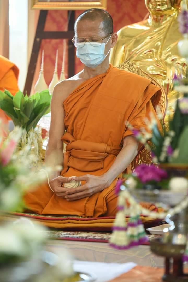 แมลงภู่ (แมงภู่ แมงบู๊) แกะสลัก เนื้อไม้ดุมล้อเกวียน ฝั่งเข็มบรรจุด้วยปรอทป่าแท้ ปี2563 #รับประกันแท้