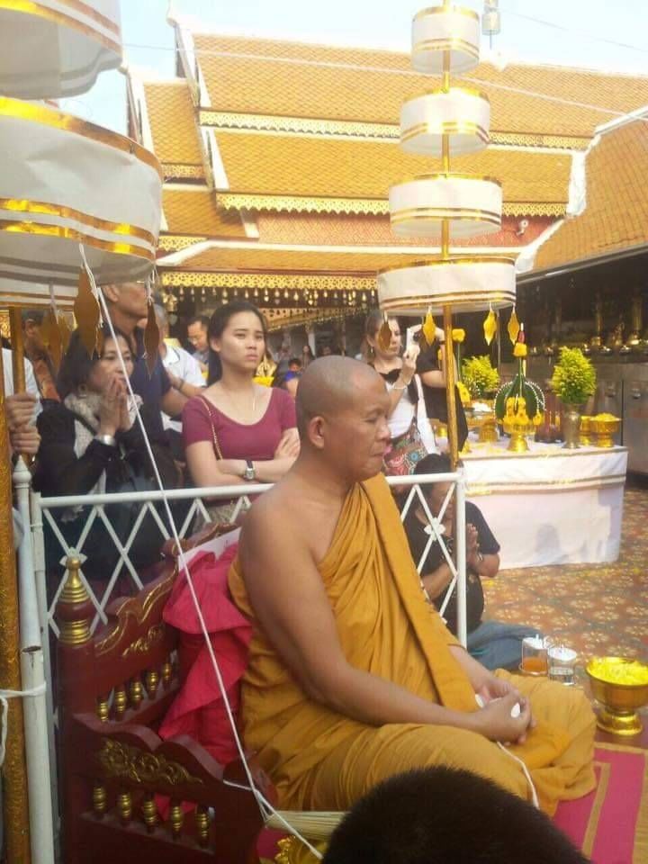 พระกริ่ง ทรงเครื่อง จักรพรรดิ ล้านนา รุ่นแรก เนื้อนวะโลหะ แก่ทองคำ ปี2559 #รับประกันแท้