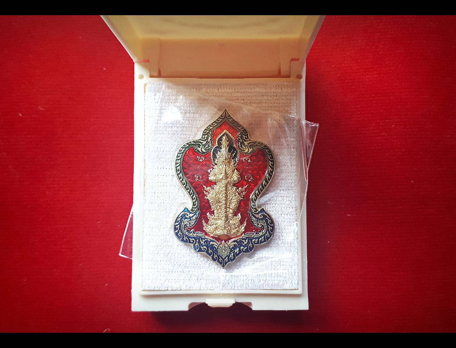 เหรียญ ท้าวเวสสุวรรณ หนุนทรัพย์ เนื้อทองระฆัง(ฝาบาตร ทองทิพย์) ลงยาสีแดงขอบสีเขียว ปี2561 หลวงพ่อหนุน วัดพุทธโมกข์