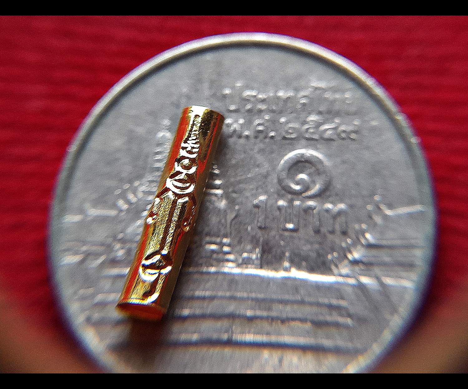 ตะกรุด(เล็ก) นะฤาชา (วิชาเสน่ห์เมตตามหานิยมชมชอบ สาย หลวงปู่ศุข วัดปากคลองมะข่ามเฒ่า) เนื้อทองคำ แท้ ปี2563