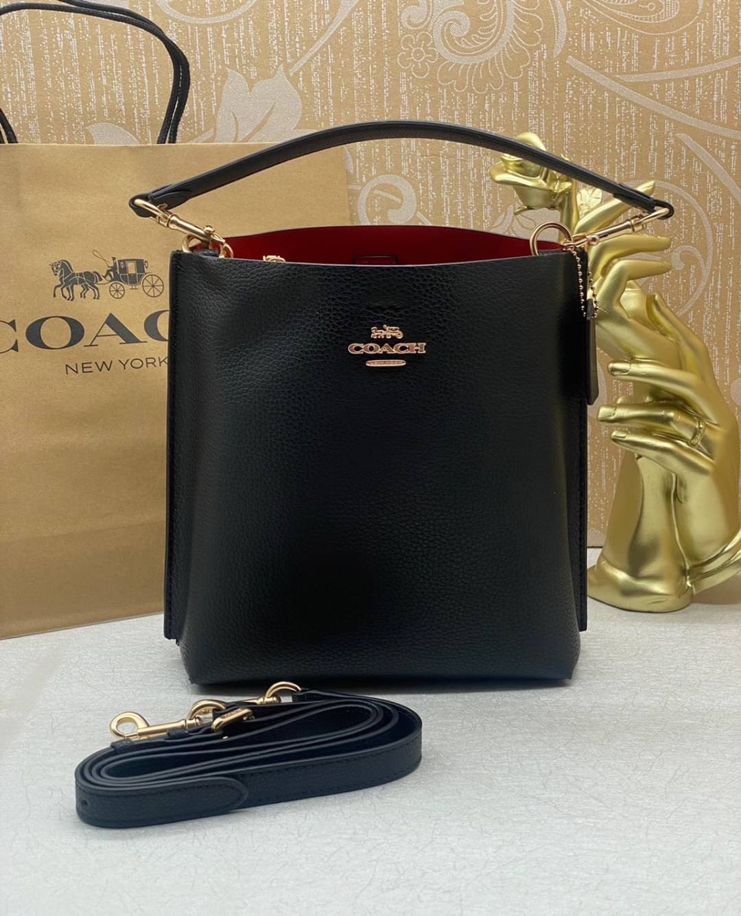 Coach Mollie Bucket Bag 22 (แอดไลน์ก่อนสั่งซื้อ)