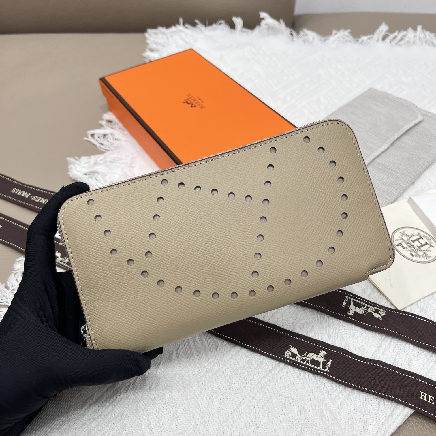 กระเป๋าสตางค์ hm long wallet ใบยาว ซิปรอบ เขียว ดำ เทา น้ำตาล ฟ้า ชมพู ส้ม