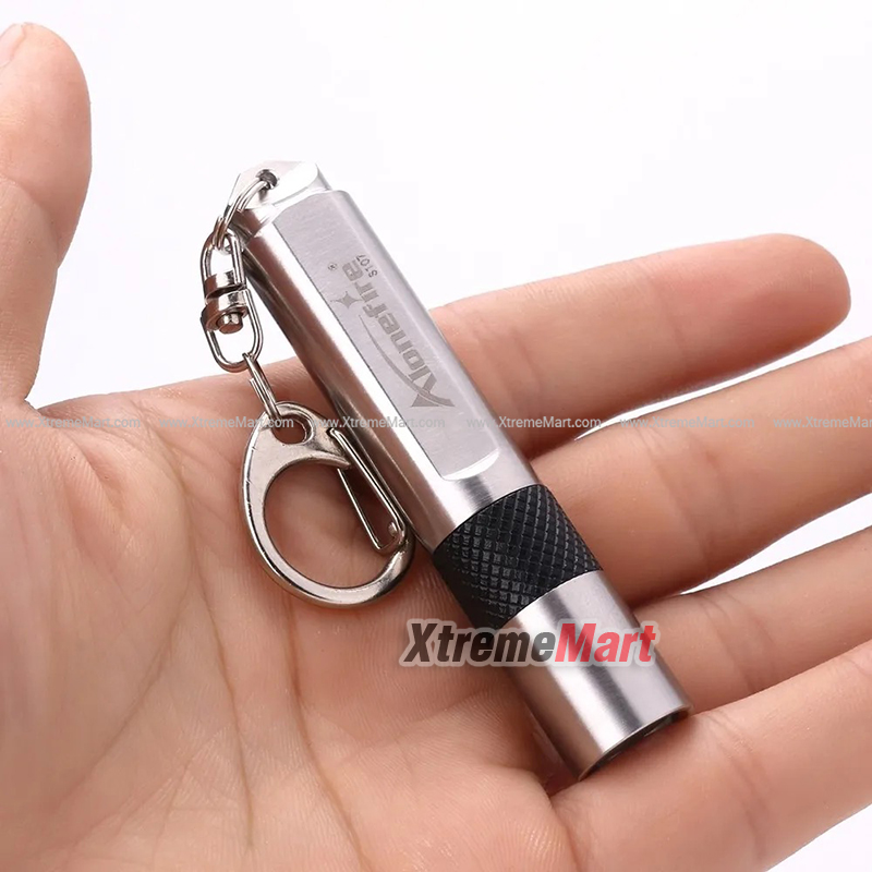 ไฟฉาย Alonefire s107 ไฟฉายขนาดเล็ก พวงกุญแจไฟฉาย ไฟฉายกันน้ำได้ สีเงิน สแตนเลส