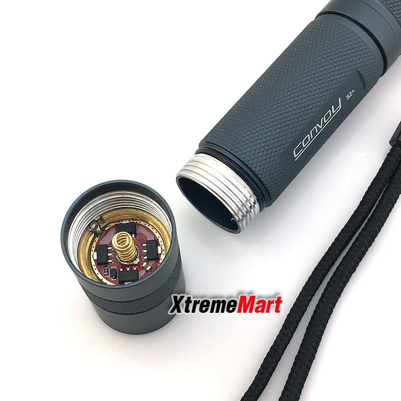 ไฟฉาย Convoy S2+ SST20 แสงสีขาว 7135 x 8 1000lm 12 group Mode Flashlight (สีเทา) เฉพาะไฟฉาย