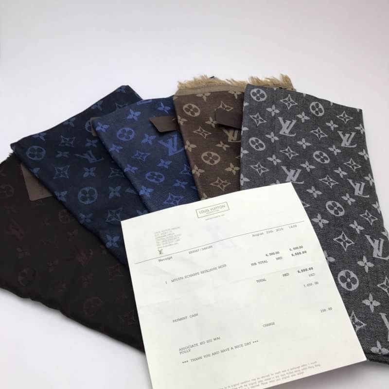 ผ้าพันคอ l ผ้าคลุมไหล่ l silk มีหลายสีสอบถามได้ค่ะสต๊อกเปลี่ยนตลอด