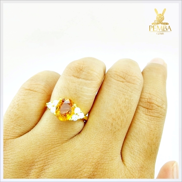 แหวนบุษราคัมแท้ สีเหลืองทองเพชรแท้ (สามารถสั่งทำได้ค่ะ)