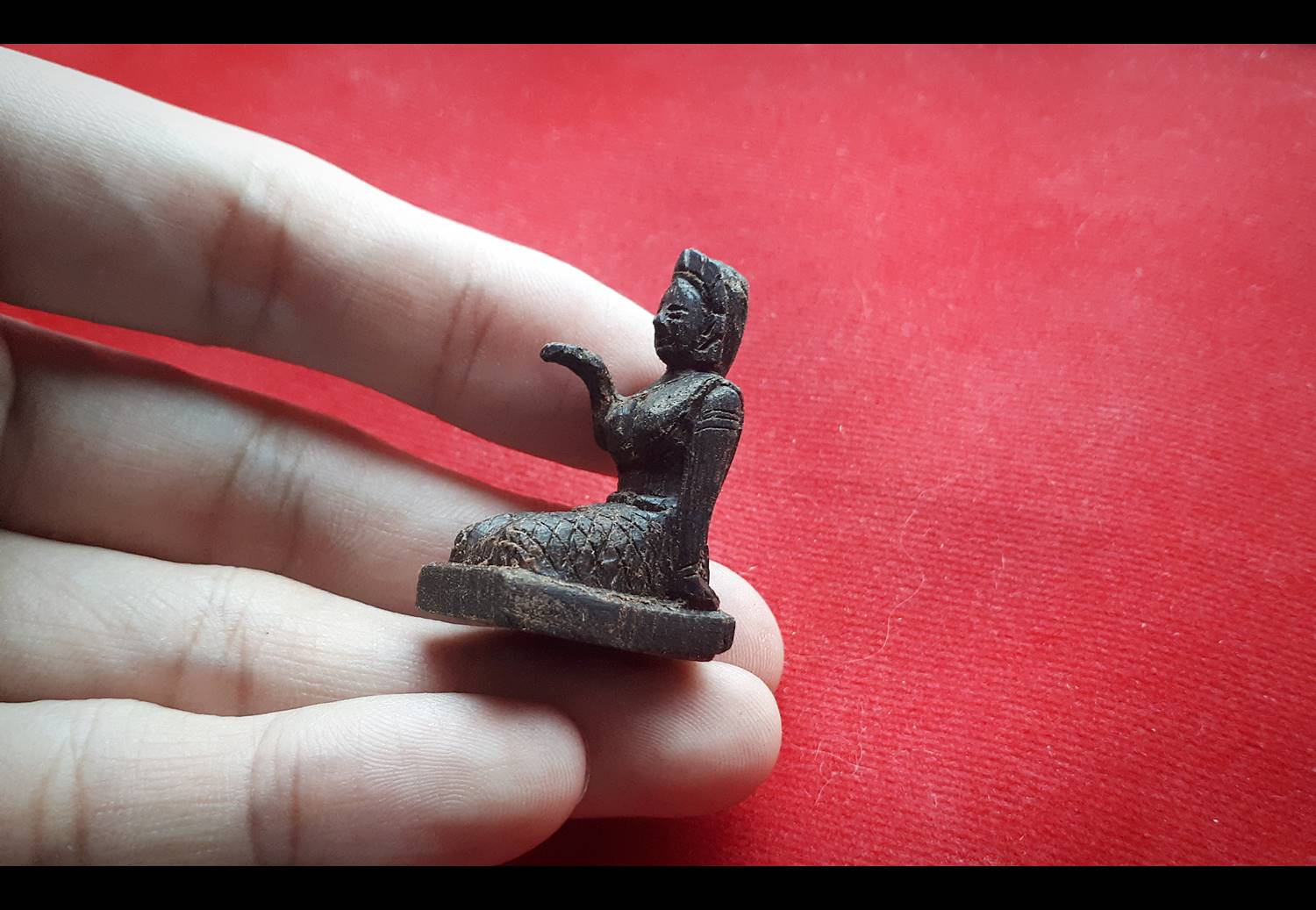 นางกวัก เนื้อไม้ตะเคียน - หลวงพ่อสมศักดิ์ วัดการเปรียญ(วัดสระเปรียญ) จ.ชัยนาท