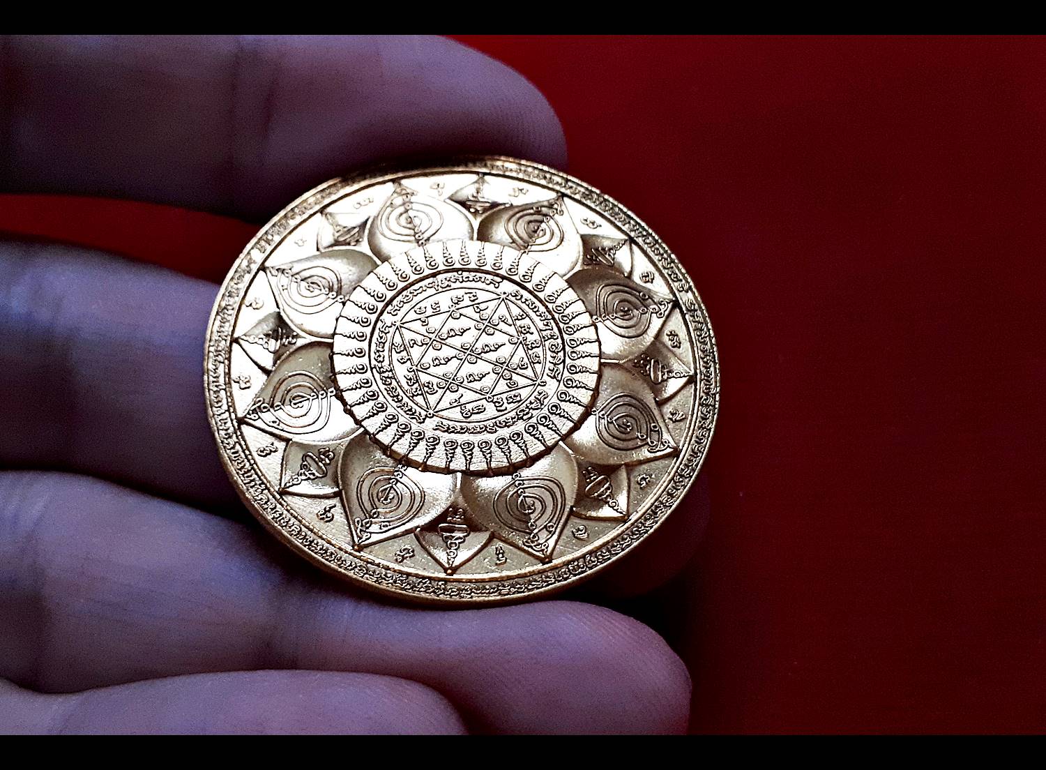 เหรียญทำน้ำมนต์ 7ขัน ฤาชา8ทิศ เนื้อทองแดง (ชุบทองคำ เพิ่มเติม) (ตำรับตำราวิชา พระอาจารย์ชาญณรงค์ อภิชิโต) ปี2561