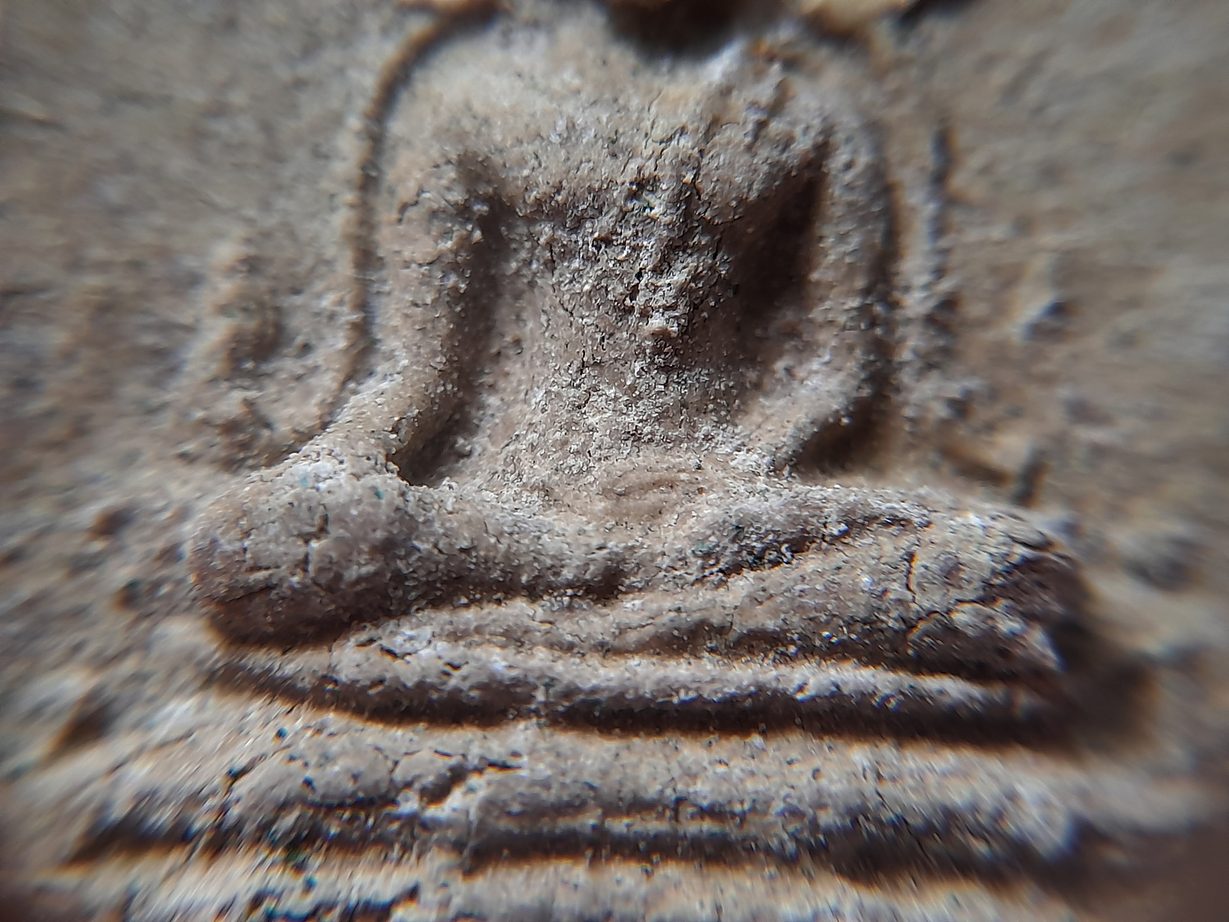 พระพุทธชินราช หลัง หลวงพ่อยงยุทธ ครึ่งองค์ เนื้อผง(ผสมผง หลวงพ่อแก้ว วัดเครือวัลย์) ปี2538 #รับประแท้และทัน - หลวงพ่อยงยุทธ วัดเขาไม้แดง จ.ชลบุรี