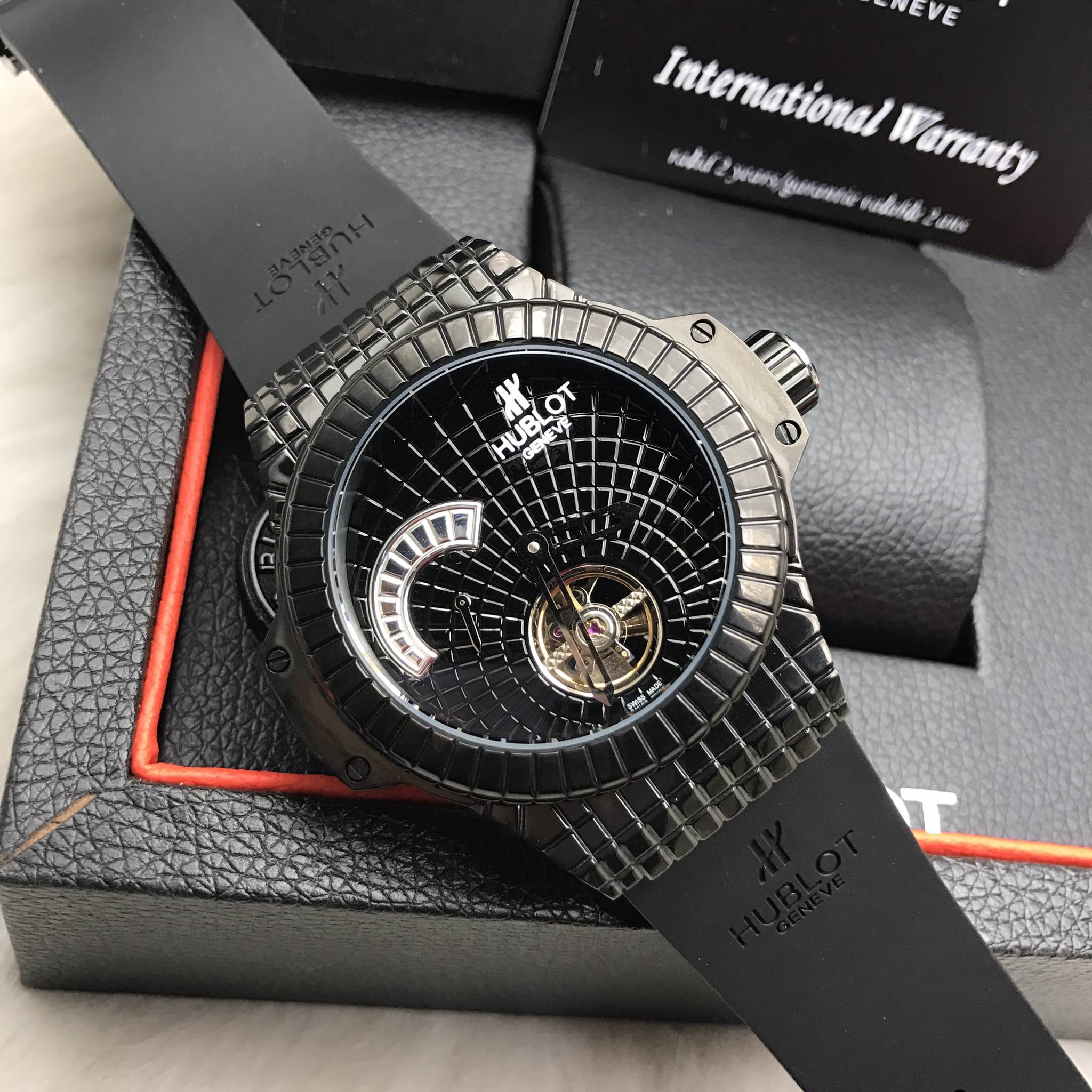 นาฬิกา Hublot Black Caviar Bang 41 mm.งาน Mirror Swiss