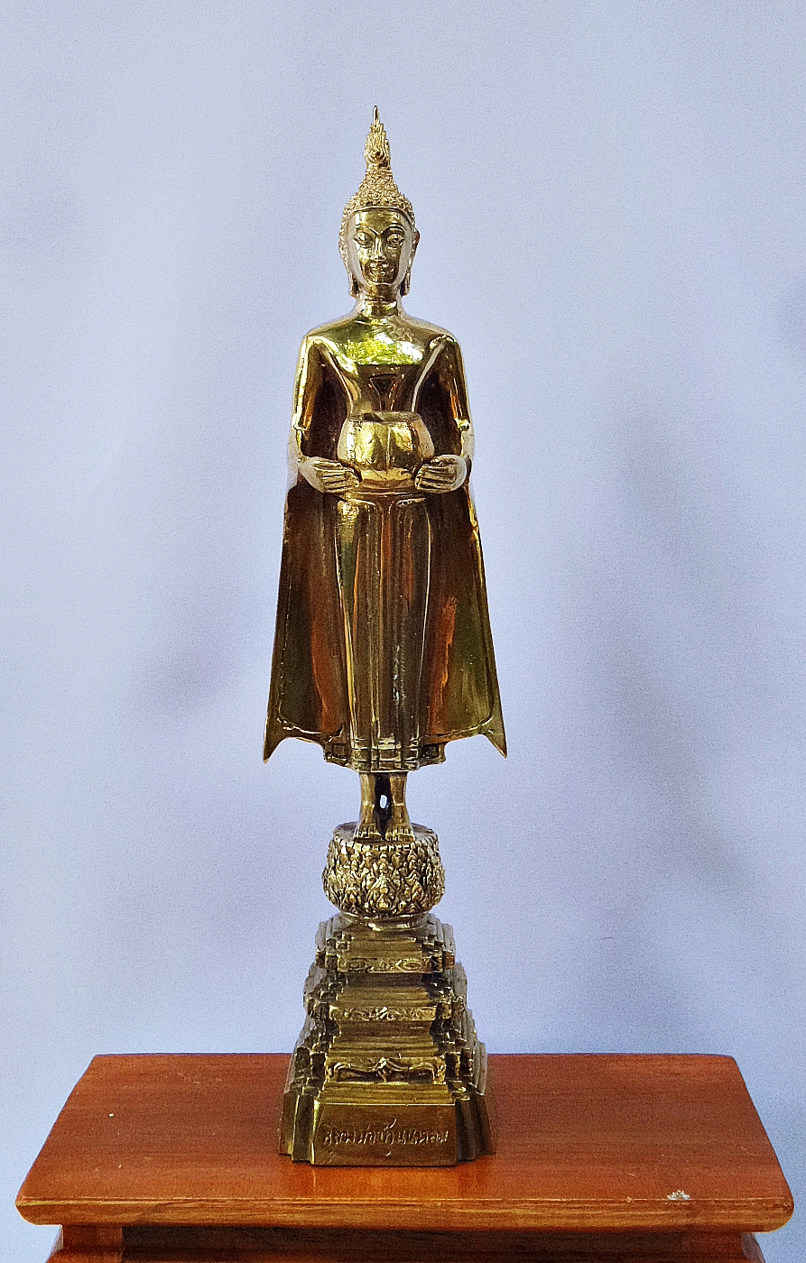 หลวงพ่อบ้านแหลม เนื้อโลหะทองเหลือง