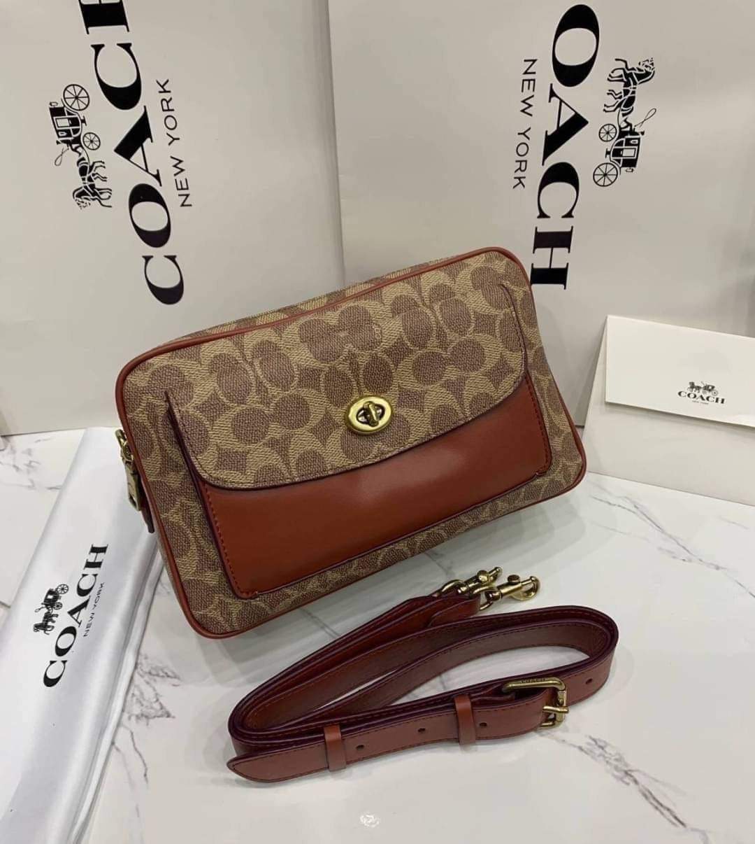 Coach Cassie Camera Bag (แอดไลน์ก่อนสั่งซื้อ)