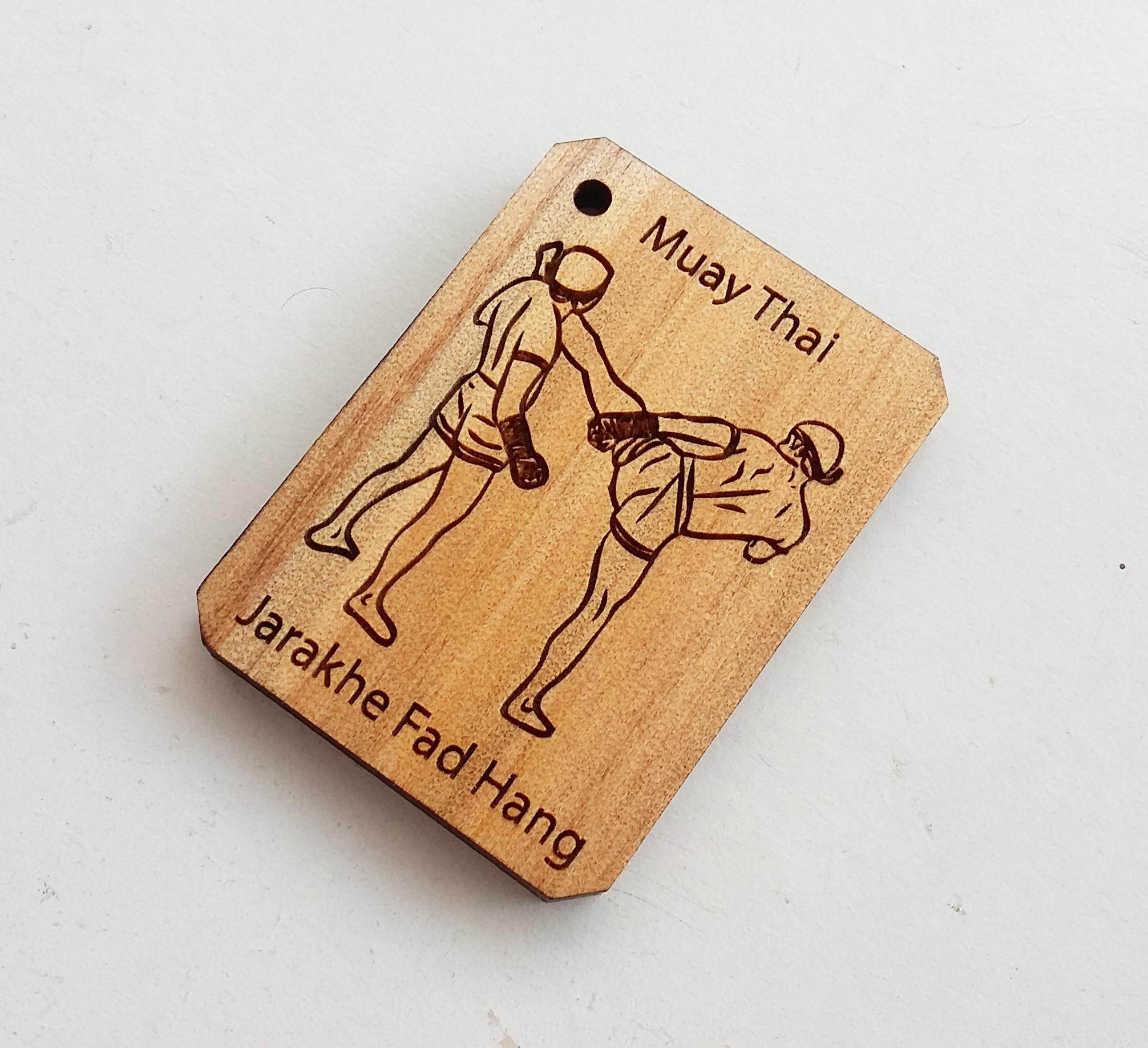 พวงกุญแจไม้แกะสลัก แม่ไม้มวยไทย-จระเข้ฟาดหาง