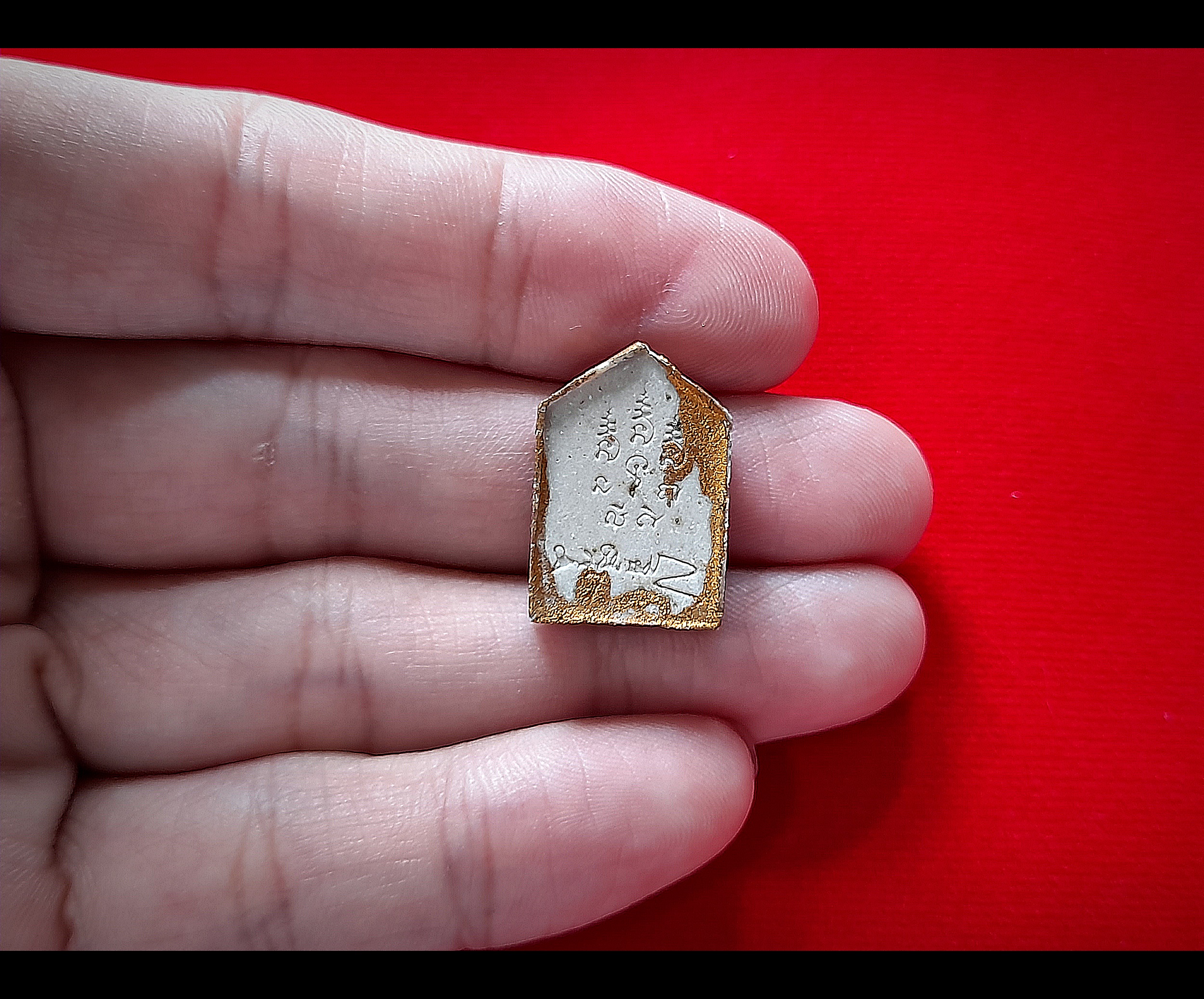 พระขุนแผน พรายกุมาร หน้าทอง หลังพิมพ์ลายเซ็นต์ #พิมพ์เล็ก เนื้องผง(ผสมพรายกุมารหลวงปู่ทิม วัดระหารไร่) ปี2540 #รับประกันแท้และทันยุค - หลวงพ่อยงยุทธ วัดเขาไม้แดง จ.ชลบุรี