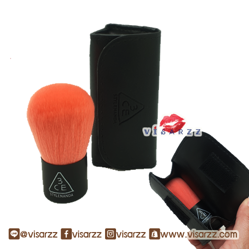 3CE Pink Kabuki Brush แปรงคาบูกิขนแปรงสีชมพูหวานละมุน ขนแปรงนิ่มสุดๆ มาพร้อมกับซองหนังสำหรับพกพาค่ะ