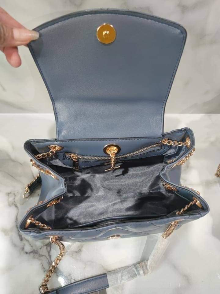 LYN กระเป๋าสะพายทรงหรูดูไฮ สายสะพายโซ่ (แอดไลน์ก่อนสั่งซื้อ)