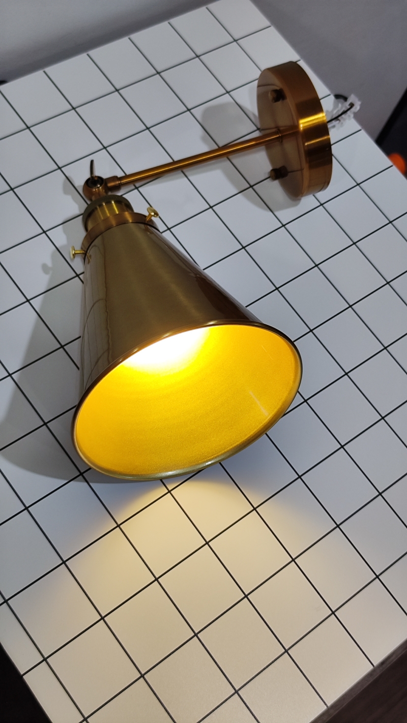 โคมไฟติดผนังสีทอง lron gold [RW1010-D]