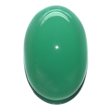 Chrysoprase คริสโซเพลส รูปไข่หลังเบี้ย หนัก 16.59 กะรัตสีเขียวสวย สีโทนหวาน สีคล้ายหยก หรือ เรียกอีกอย่างว่า หยกออสเตรเลีย รูปร่างสวย ความโค้งนูนสวย