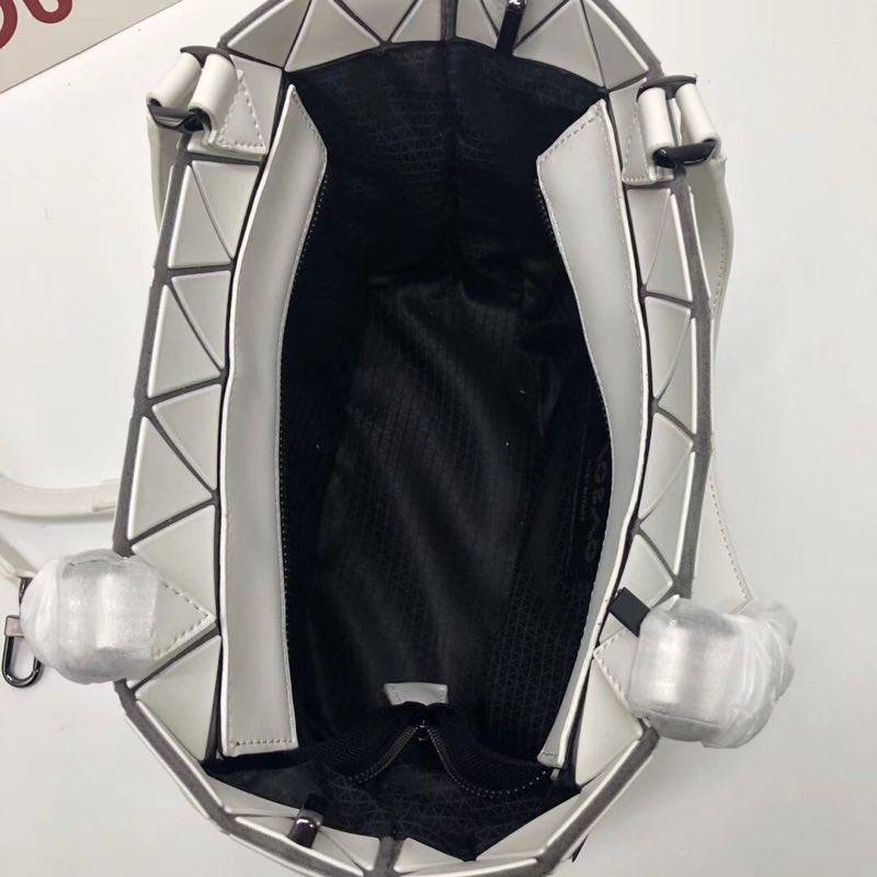 พร้อมส่ง กระเป๋า issey 29cm มีหลายสี