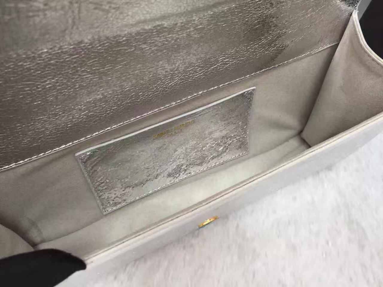 กระเป๋าคลัช YSL clutch สีเงิน