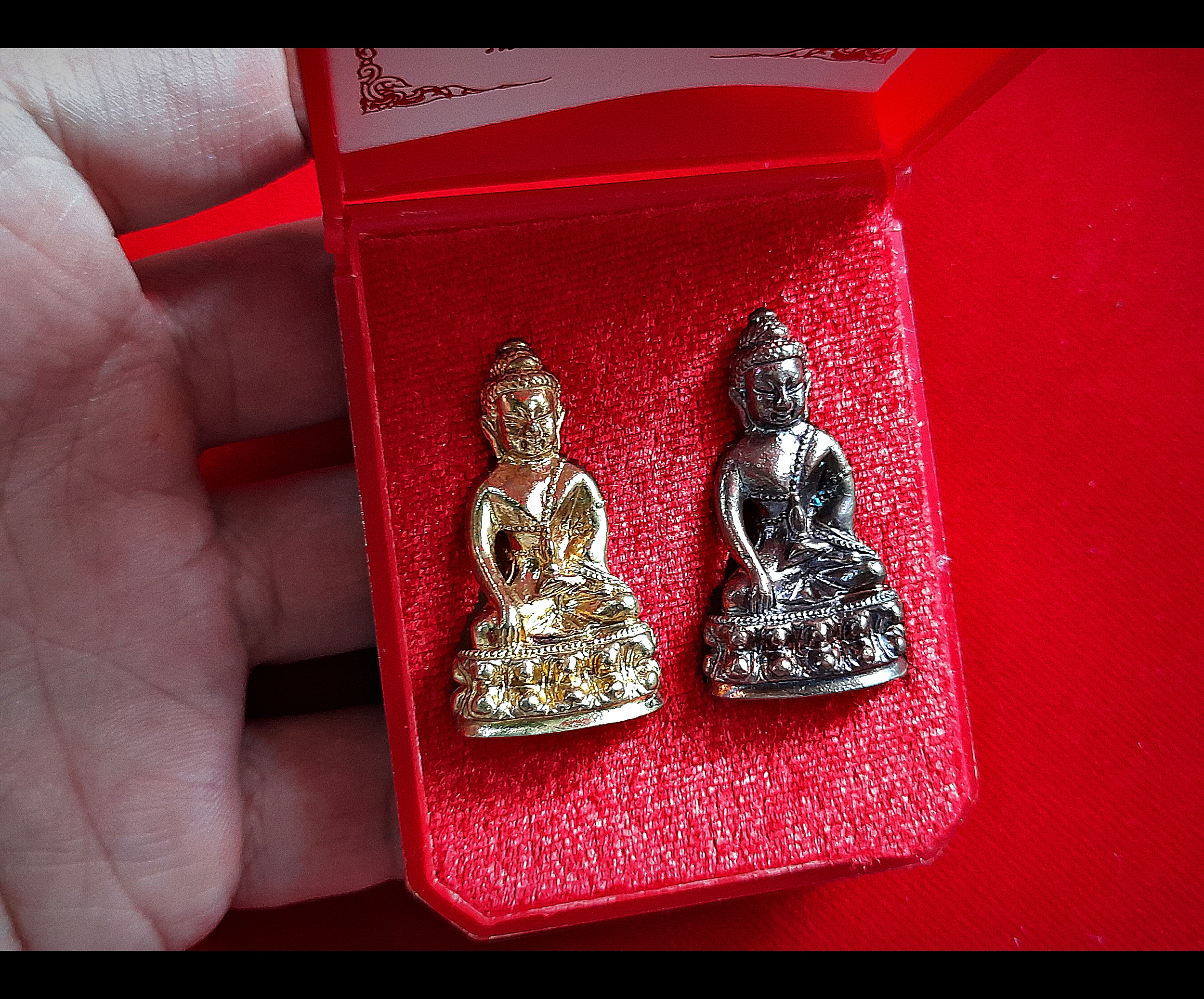 พระกริ่ง หลวงพ่อกวย ชุตินฺธโร (ฉายา "ชุ-ติน-ธะ-โร" ของ หลวงพ่อกวย แปลว่าผู้ทรงไว้ซึ่งความรุ่งเรือง ) รุ่นแรก เนื้อทองลำอู่+เนื้อชนวน (ชุดกรรมการ) ปี2565 #รับประกันแท้ - หลวงพ่อกวย วัดโฆสิตาราม