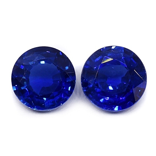Couple Round Blue Sapphire พลอยกลมคู่ ขนาด 5.5 และ 5.6 มิล น้ำหนักรวม 1.51 กะรัต สีน้ำเงินสวย ความสะอาดมองตาเปล่าไม่มีตำหนิ ไฟดี เจียระไนสวย