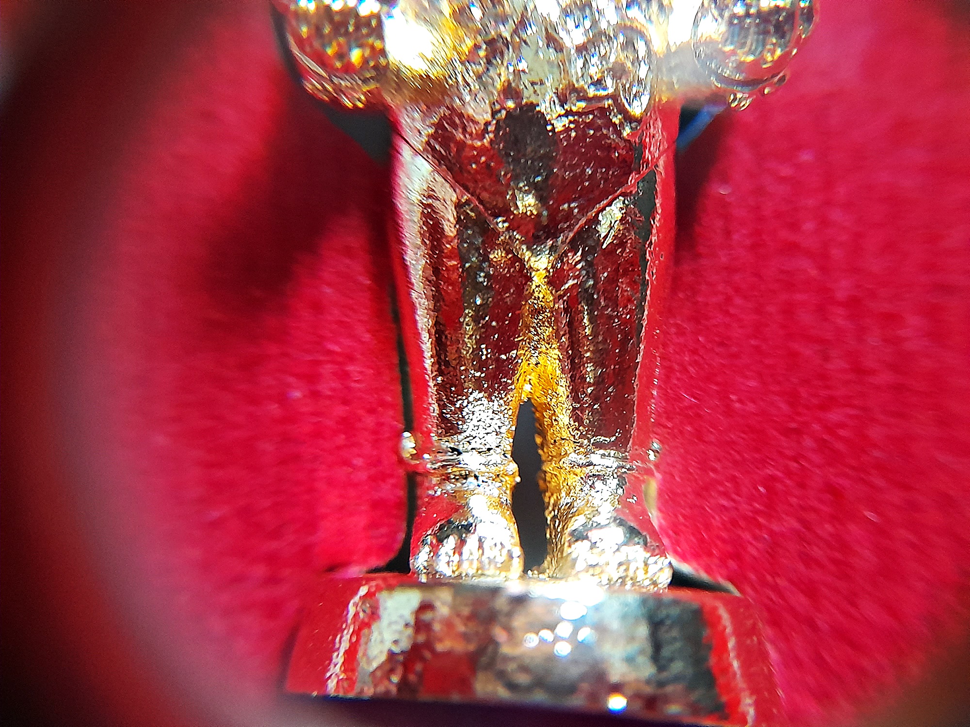 กุมารแห่งความสำเร็จ - กุมารจีน (ใส่ชุดเอี๊ยมจีน ซ้ายถือทอง ขวาถือลูกท้อ ใส่กำไล) เนื้อทองเหลือง(#ชนวน) ชุบทอง ฐานบรรจุมวลสาร ปี2564 #รับประกันแท้