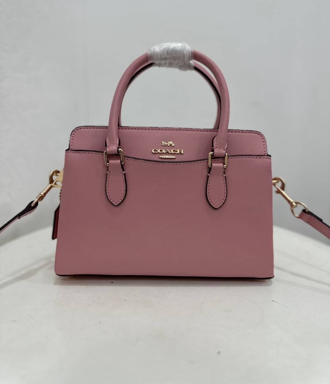 Coach Mini Darcie Carryall (แอดไลน์ก่อนสั่งซื้อ)