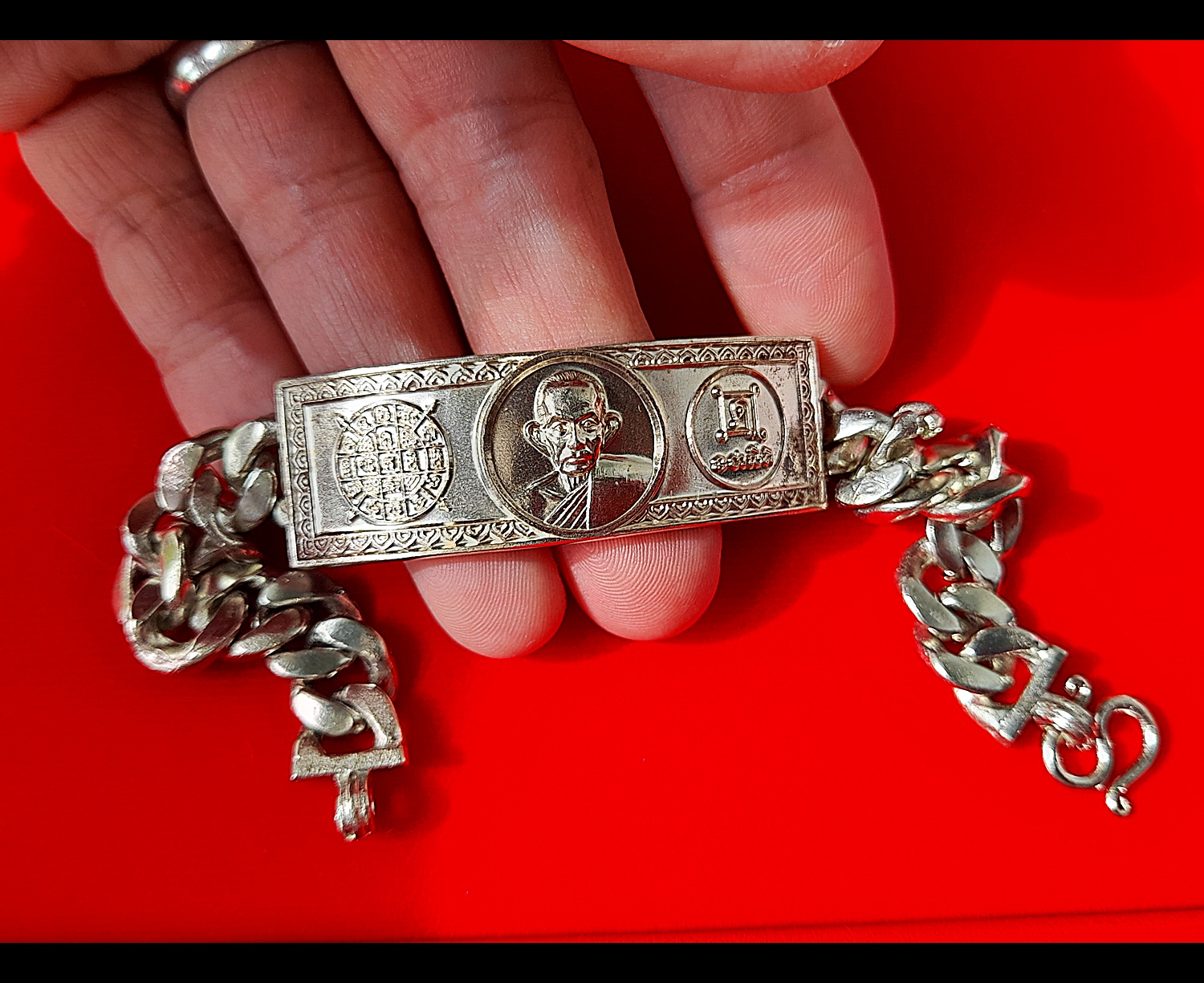 เลสสร้อยข้อมือ ยันต์หนุนเสริมดวง หลวงพ่อกวย วัดโฆสิตาราม(วัดบ้านแค) จ.ชัยนาท เนื้ออับปาก้า (เส้นใหญ่ น้ำหนัก4บาท) ปี2564 - #สร้างและปลุกเสกจากวัดโฆสิตาราม #รับประกันแท้