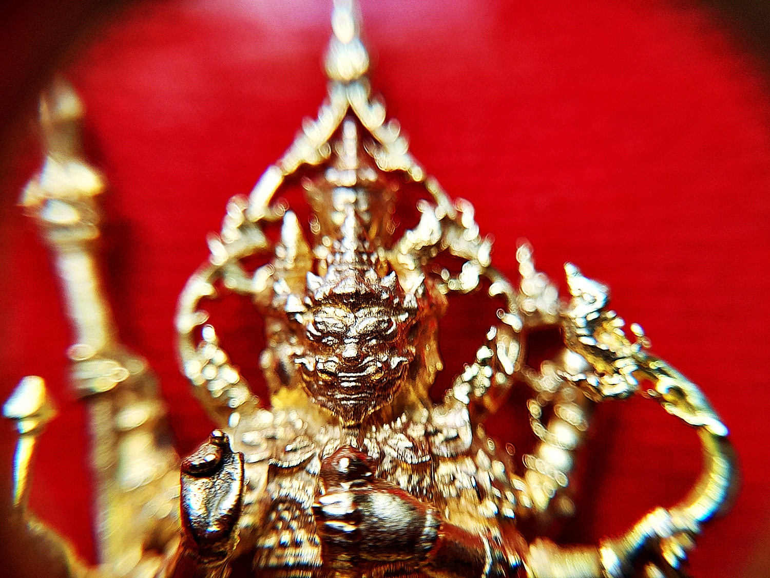 รูปหล่อ ท้าวมหาราชทั้ง4(ท้าวจตุโลกบาล) ทรงประทับบน ราหู เนื้อทองทิพย์ เต็มสูตร งานเน้นรายระเอียดปราณีต (ขนาดสูง5ซม) - (ราหู มี ปีกเป็นครุฑ มี ลำตัวเป็นพญานาค) ปลุกเสก ปี2563 #รับประกันแท้