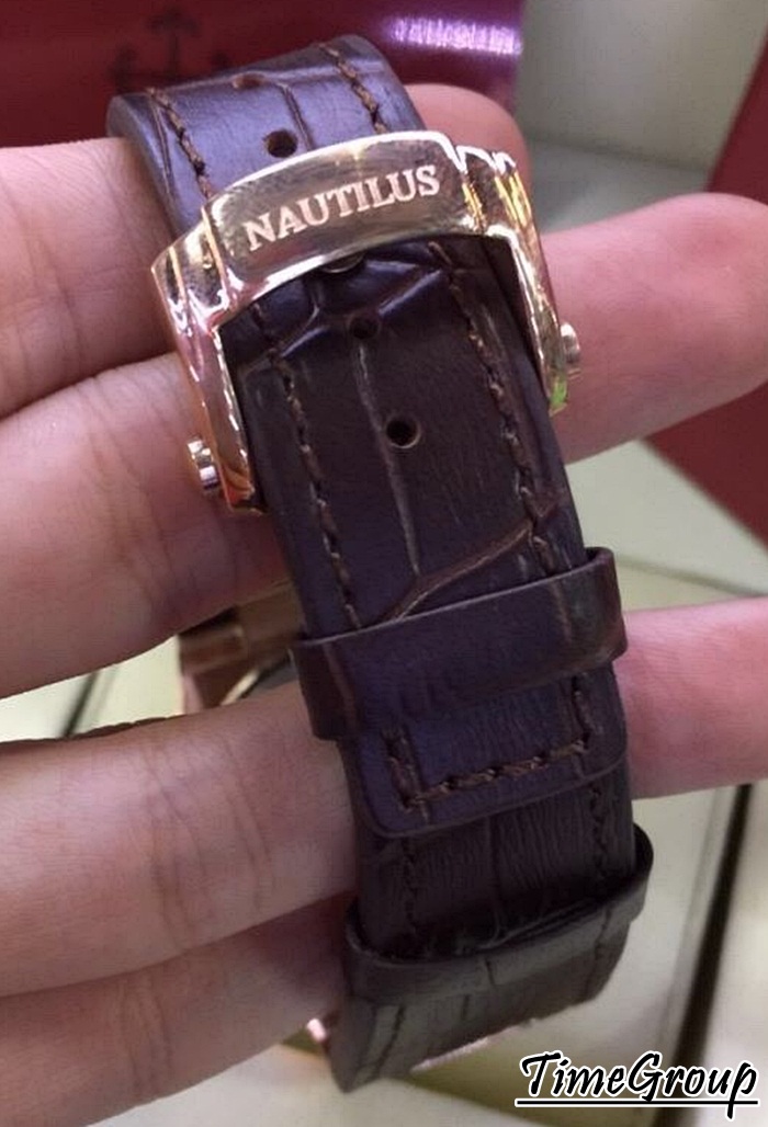 นาฬิกา Patek Philippe รุ่น Nautilus สี Pink Gold สายหนังสีดำ