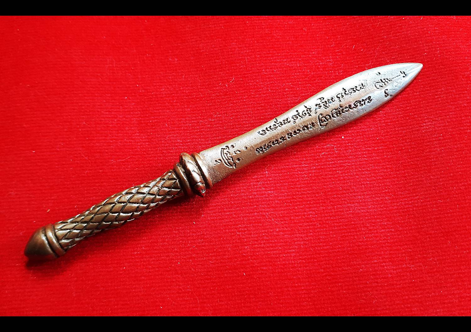 พระขรรค์ จักราวุธกำราบมาร มหาสะท้อนจักรพรรดิ เนื้อมหาชนวน (ผสมเหล็กไหลสุริยันราชา ผสมใส่ชนวนตะกรุดมหาสะท้อน) (ขนาด4นิ้ว) ปี2560 #รับประกันแท้ - หลวงพ่อเล็ก วัดท่าขนุน ร่วมปลุกเสก