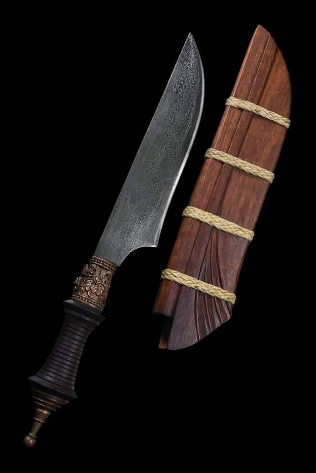 มีดหมอ (มีดลูกพราห์ม) ใบเหล็กดามัสกัส (เหล็กลาย ขึ้นรูปตีเหล็กด้วยโลหะอาถรรพ์ ตีเหล็ก 300ชั้น งานทำมือ) (ยาว9นิ้ว) ปี2563 #รับประกันแท้ - หลวงพ่อเล็ก วัดท่าขนุน