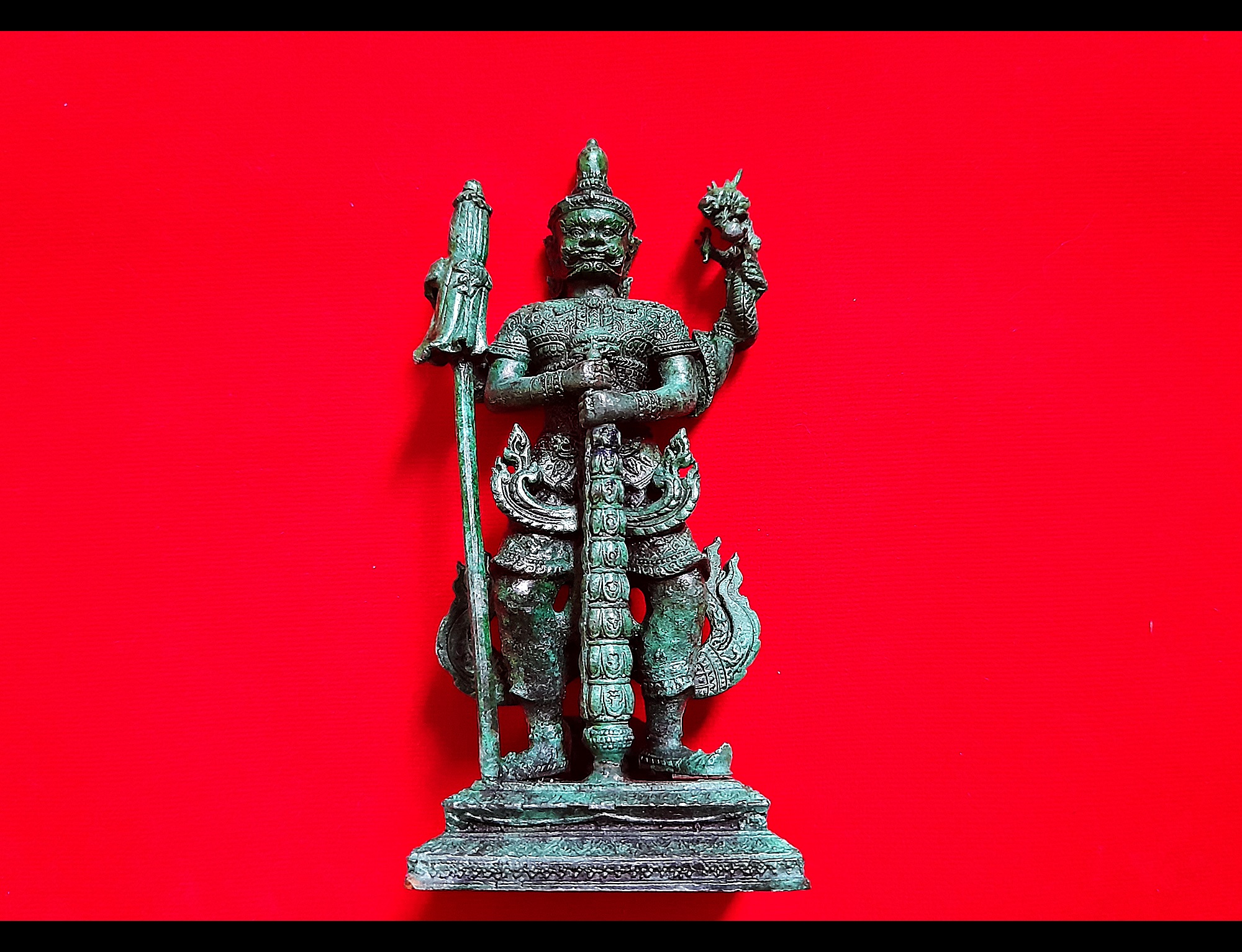 รูปหล่อ ท้าวเวสสุวรรณ 4กร (ร่ม ลูกแก้วมังกร ตะบอง) 3ขา เหรียบหีบสมบัติ คุมทรัพย์ เนื้อทองเหลือง สีเขียวเหนียวทรัพย์ ปี2555 #รับประกันแท้