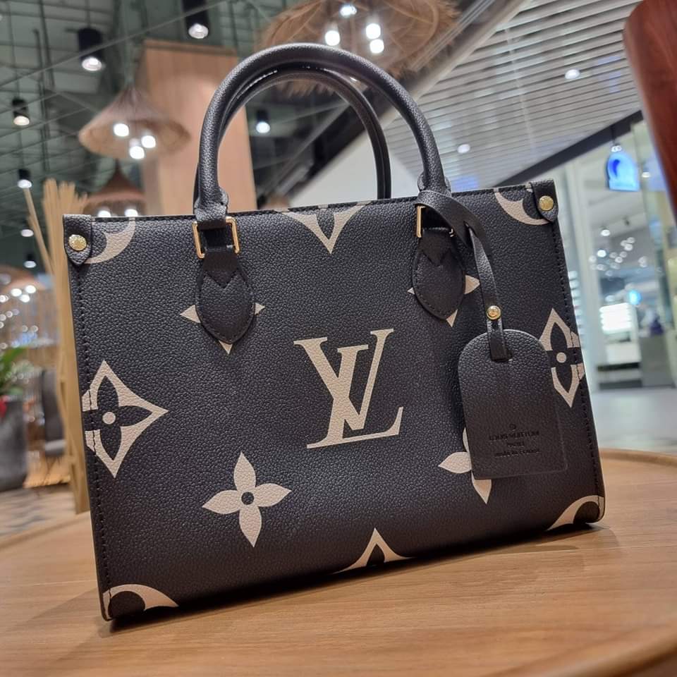 LV crossbody tote bag with gift box set (แอดไลน์ก่อนสั่งซื้อ)
