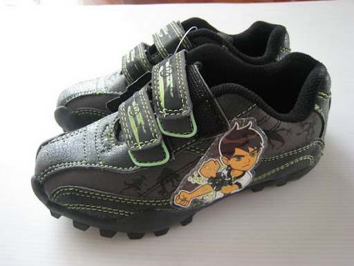 รองเท้าผ้าใบเด็กชาย Ben10 Grey and Black Shoes ไซส์ 11 จากอังกฤษ