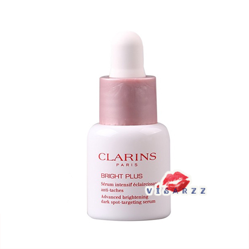 (Tester 7mL) Clarins Bright Plus Advanced Brightening Dark Spot Targeting Serum ส่วนผสมหลักจาก Acelora Cherry ที่เด่นเรื่องการบำรุงผิวให้มีความกระจ่างใส เพิ่มออกซิเจนให้กับผิว เข้าตรงจัดการปัญหาผิวมีจุดด่างดำ สีผิวไม่สม่ำเสมอ พร้อมบำรุงผิวที่ดูโทรมให้ชุ่ม
