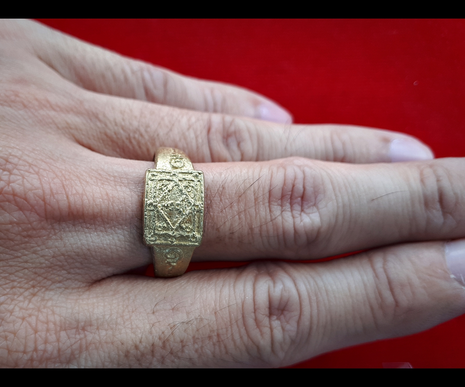 แหวน ย้อนยุค หลวงพ่อกวย วัดโฆสิตาราม รุ่นมนต์พระกาฬ ชินบัญชร รุ่นแรก ปี2560 (เทคนิคการหล่อแบบโบราณ) #รับประกันแท้