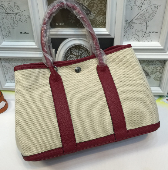 กระเป่า hm garden party leather + canvas 30 cm ตอนนี้มีแต่งานสั่งทำราคาหลักหมื่นสอบถามได้ค่ะ