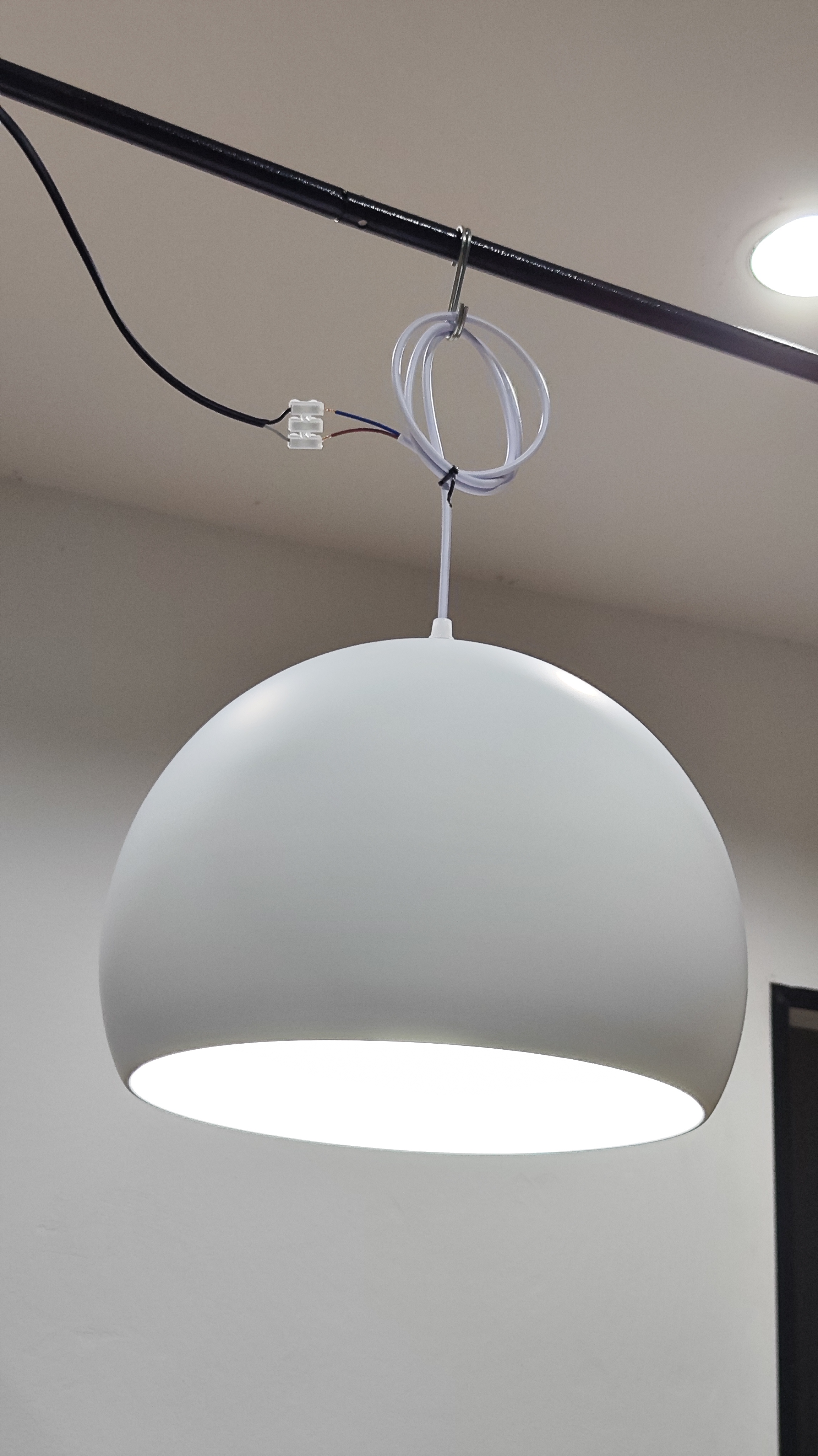 โคมห้อยเพดานกลม โมเดิร์น สีขาว 35cm [YS-1807]