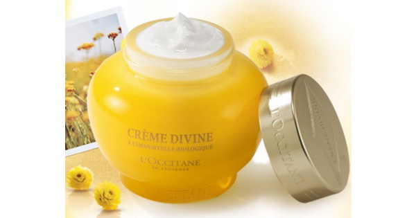 (Tester 8mL) L'Occitane Anti Ageing Immortelle Divine Cream ด้วยเนื้อที่เป็นน้ำมัน Divine Cream จะละลายเข้าสู่ชั้นผิว ทำให้คุณรู้สึกสบาย คุณจะได้ผิวที่ดูอ่อนเยาว์มากขึ้น ดูมีชีวิตชีวา และเปล่งประกายสวยงาม